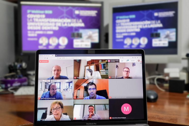 Rosa Aguilar: «El éxito de la transformación digital de la ULL se debe a su equipo humano»