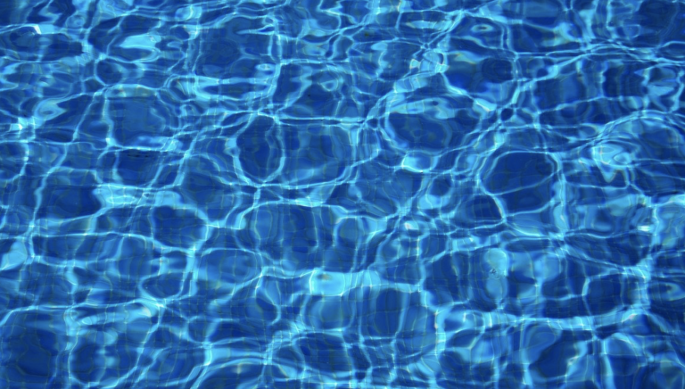 Detenido un hombre de 29 años tras ahogar presuntamente a su novio de 40 en una piscina de Teruel