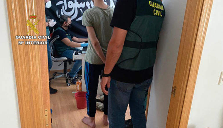 Detenido en Alicante un joven que utilizaba videojuegos online para difundir propaganda de DAESH