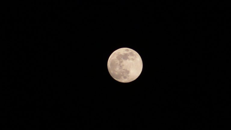 Este domingo podremos contemplar un nuevo eclipse penumbral