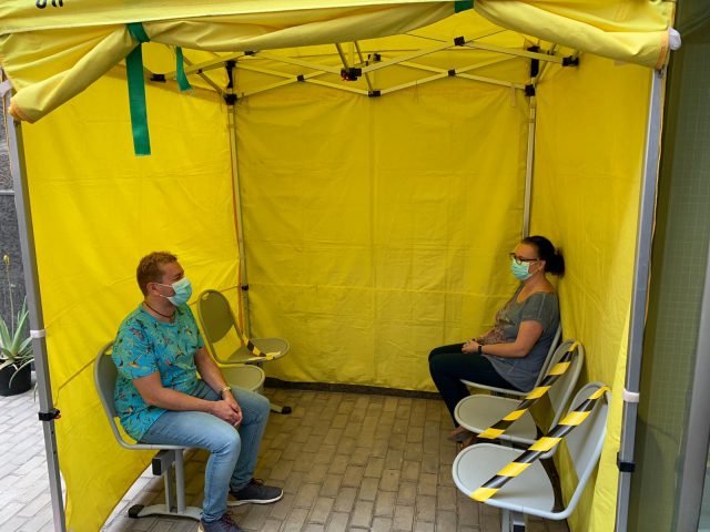 Pacientes Esperando A Realizarse La Pcr