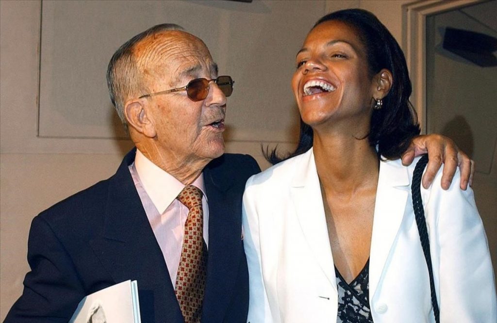 La titopausia o porque los cincuentones hacen el ridiculo: El caso Enrique Ponce y Ana Soria