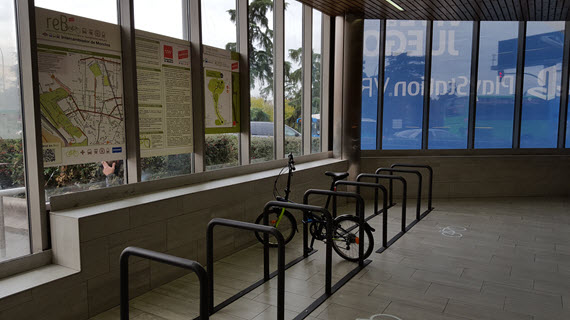 Impulsan el aparcamiento de bicicletas en estaciones de tren