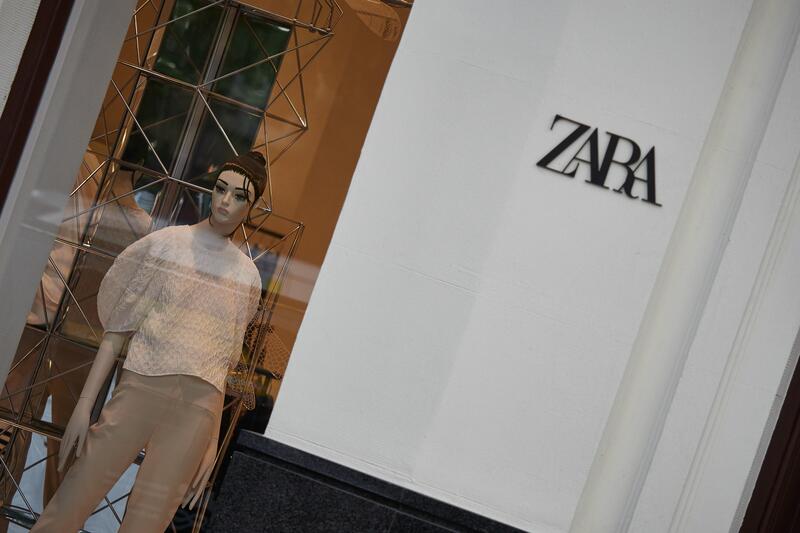 Zara Ofrece Reservar Probador A Través Del Móvil O Consultar La Ubicación Física De Las Prendas