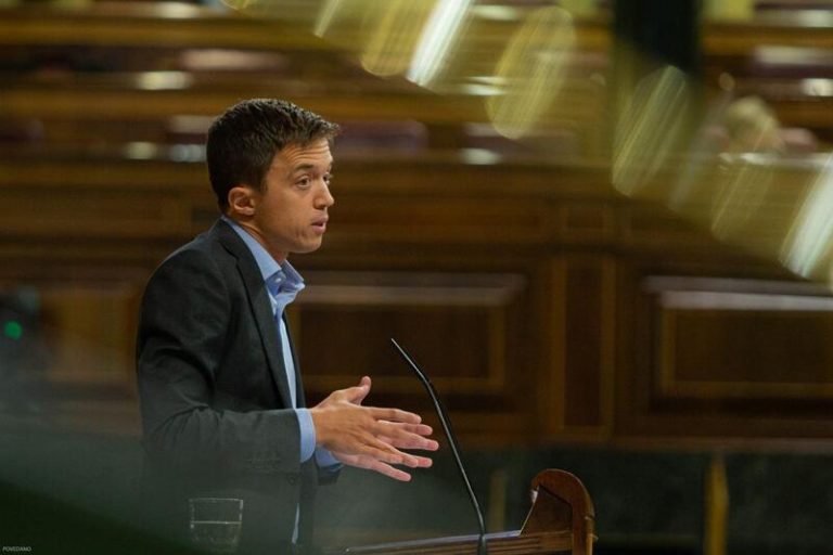 El Congreso rechaza los impuestos «de solidaridad» de Más País a banca