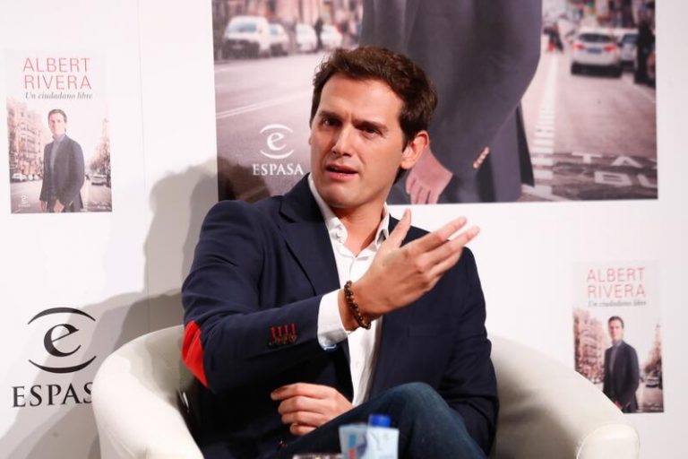 Rivera no comenta la estrategia de Cs, pero avisa: «Sánchez no es de fiar»