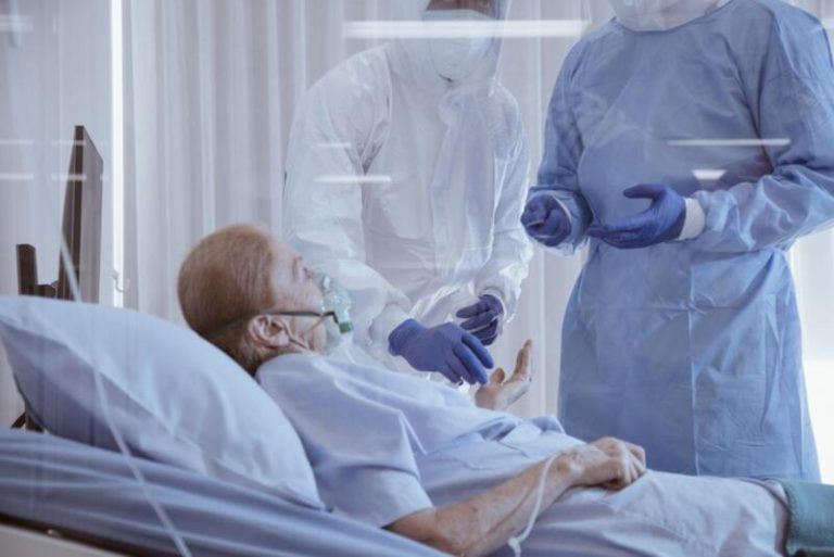 España sumará casi 2.000 nuevas muertes por Covid-19 en las próximas dos semanas, según estudio