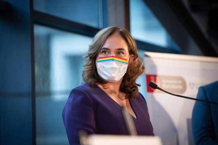 Ada Colau apoya revisar la Medalla de Oro a Heribert Barrera (ERC) por su «pensamiento racista»