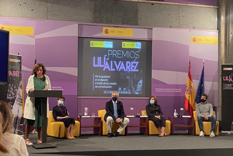 El Gobierno tiene el «firme compromiso» de profesionalizar el fútbol femenino