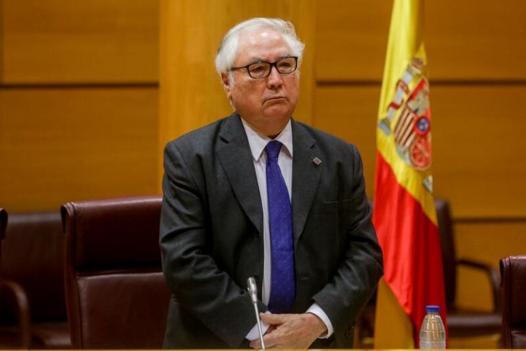 Castells dice que la pandemia es «demasiado seria» para mezclarla con la política