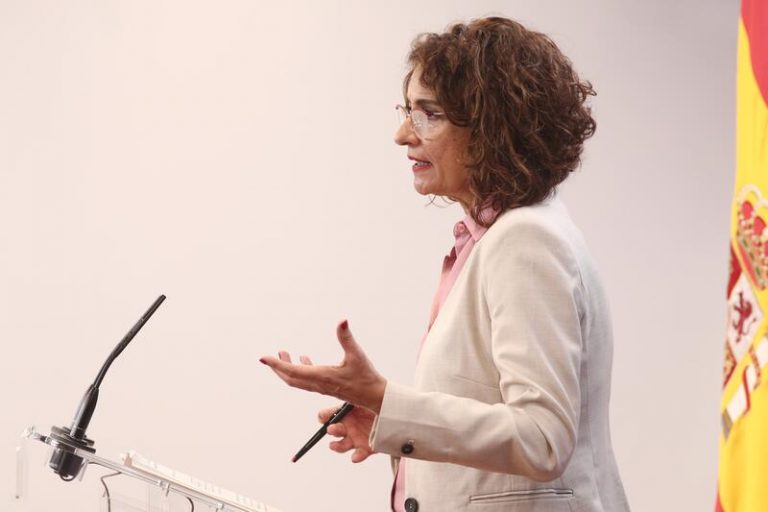 La suspensión de las reglas fiscales permitirá a los ayuntamientos disponer de sus remanentes