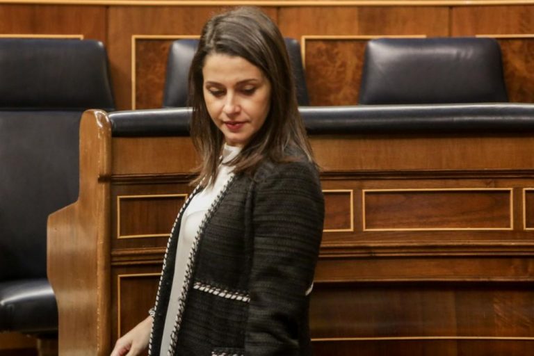 Arrimadas rechaza la agenda «sectaria» de la «república bananera» de Podemos