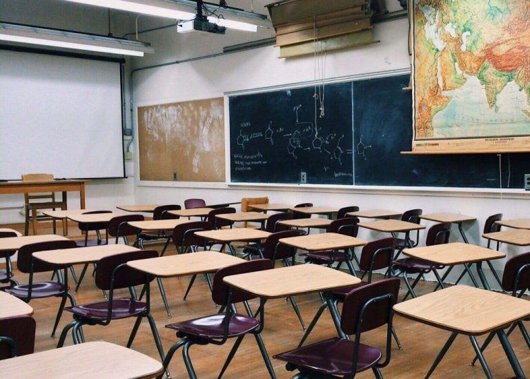Los alumnos de Talayuela y Llera (Cáceres) volverán a las aulas el lunes