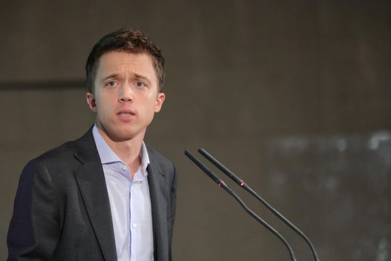 Errejón :»Últimamente todo lo que rodea a la monarquía está lleno de oscuridad»