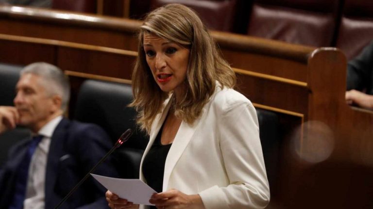 Gobierno y agentes sociales finalizan la reunión para prorrogar los ERTE