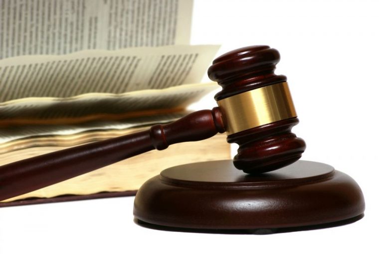 Condenado el médico acusado de cohecho por cobrar los certificados de defunción