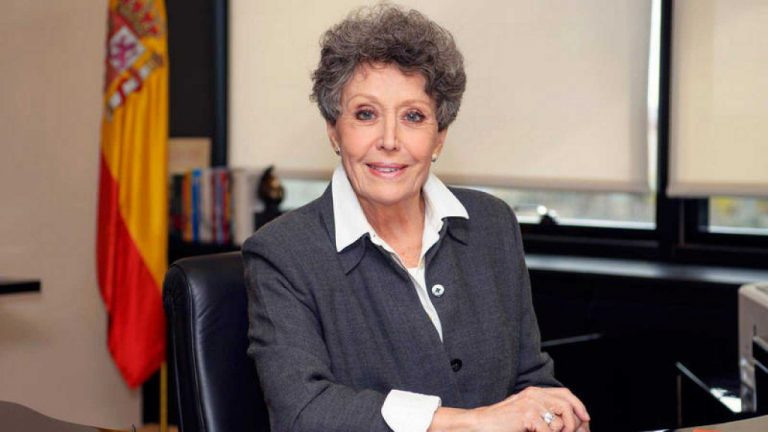 Rosa María Mateo insta al Parlamento a «desbloquear el proceso»