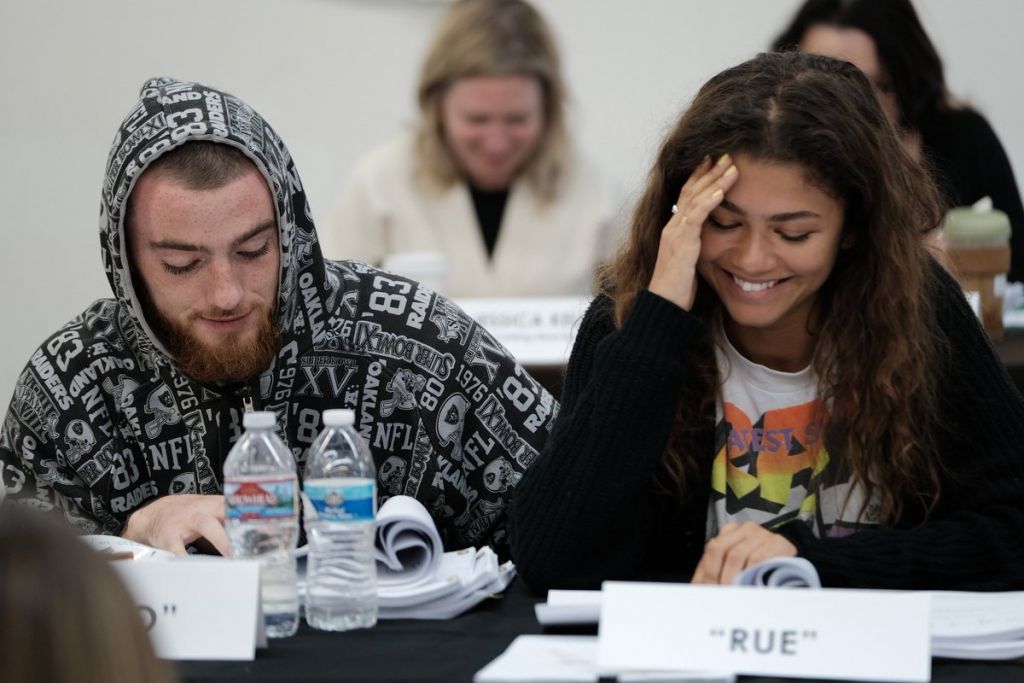 Zendaya leyendo el guion de Euphoria