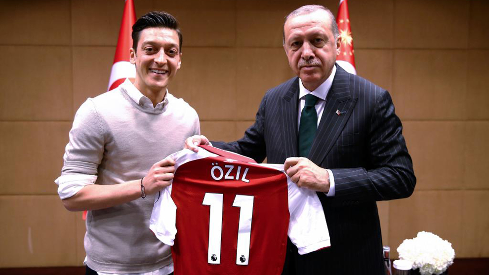 Ozil 1