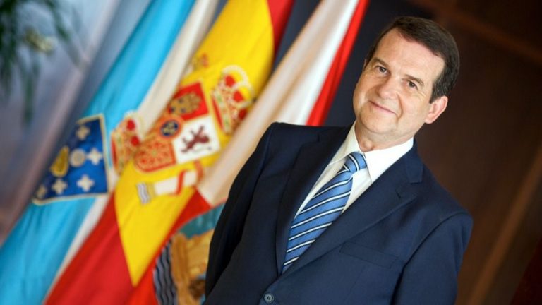 Abel Caballero confía en que los grupos «cambien de actitud»