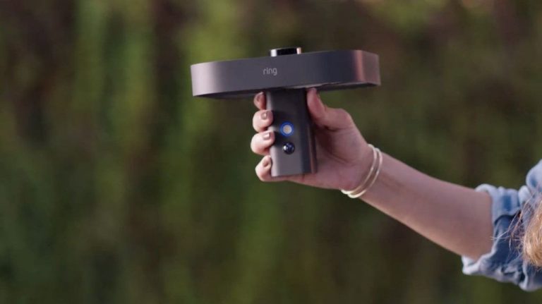 Amazon presenta un dron con cámara que vigila tu casa cuando estás fuera