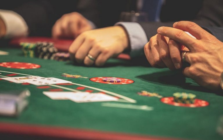 Canarias aprueba por unanimidad el cierre de locales de juego, apuestas, casinos y bingos