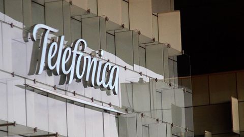 Por primera vez las acciones de Telefónica caen por debajo de los tres euros