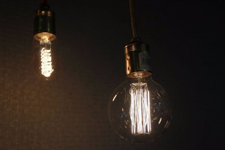 El recibo de la luz sube por quinto mes consecutivo tras encarecerse un 4,2% en septiembre