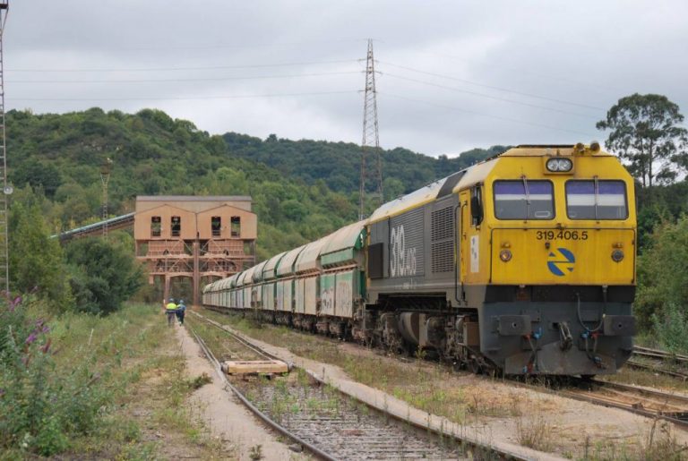 Puertos del Estado urge a enlazar los puertos con el ferrocarril