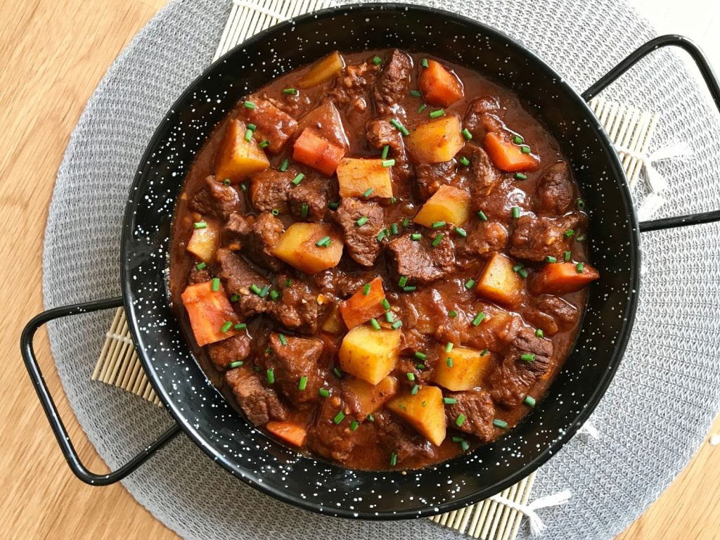 Gulash Plato Hungaro