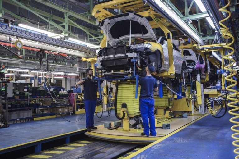 La industria factura un 6,5% más en la ‘nueva normalidad’, pero sigue de caída