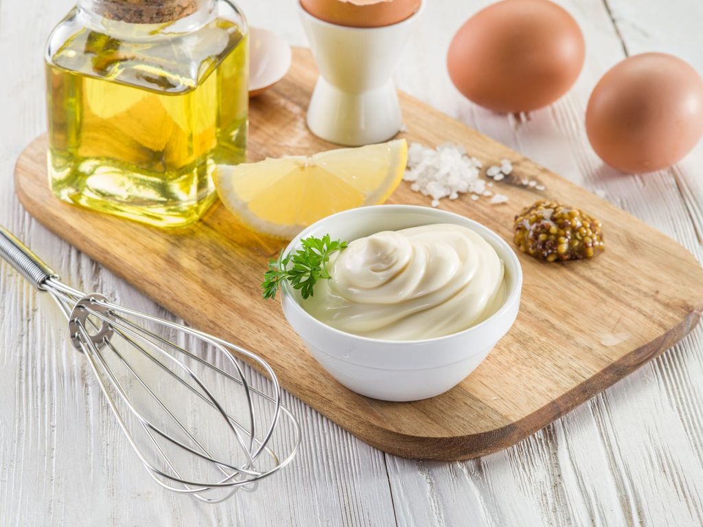 Cómo Hacer Fácil Y Rápido Unos Huevos Rellenos De Atún Y Mayonesa