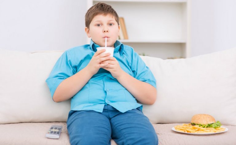 Expertos piden priorizar a los obesos en la vacunación contra el Covid-19