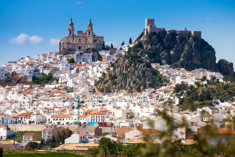 Estos son los pueblos más bonitos y desconocidos de Cádiz para visitar este verano
