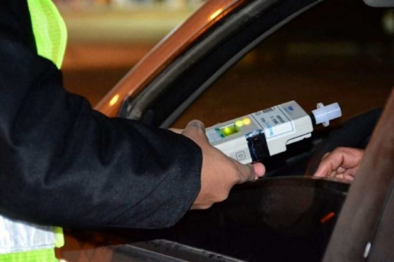 DGT: estas son las cañas que puedes tomarte sin dar positivo en un control
