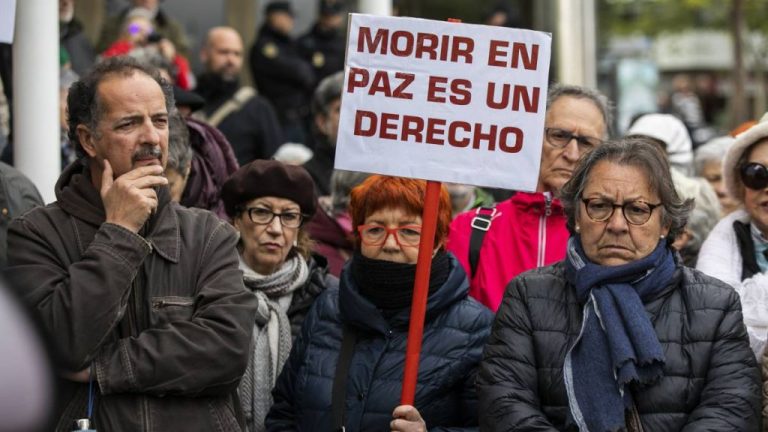 El Vaticano ve la eutanasia como «un acto homicida que ningún fin puede legitimar»