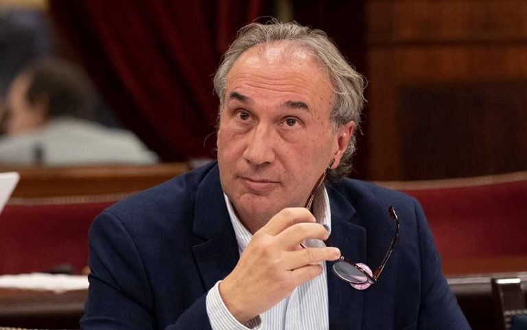 Docentes en Baleares: «Se sabe que la inmersión obligatoria es ilegal y por eso dilatan su respuesta»