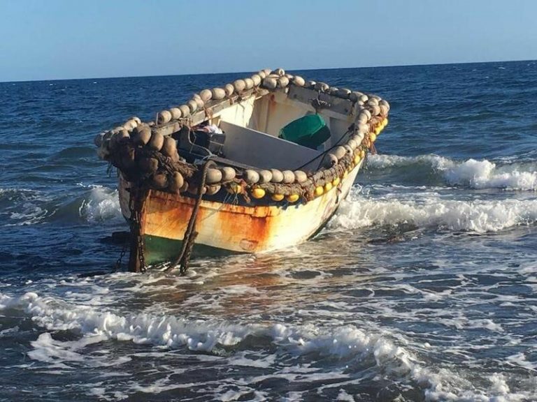 Rescatan dos pateras con 49 migrantes al sur de Gran Canaria y buscan una tercera