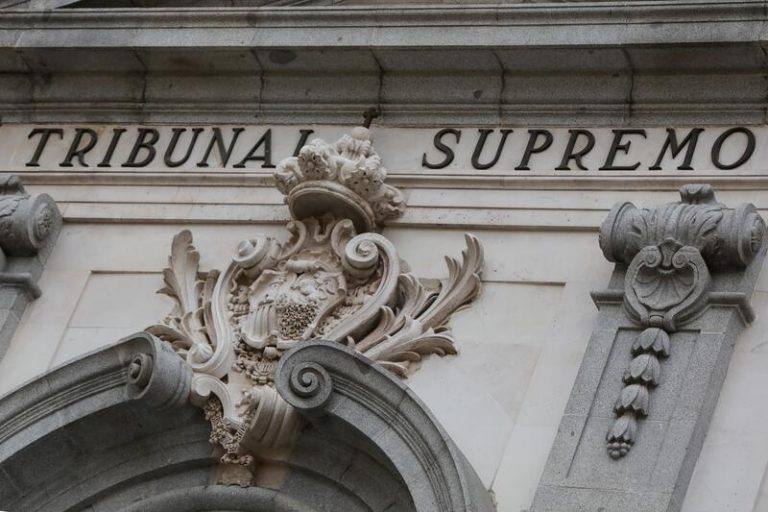 El TS ve discriminación por razón de sexo si no se cobran ‘bonus’ durante las bajas de paternidad