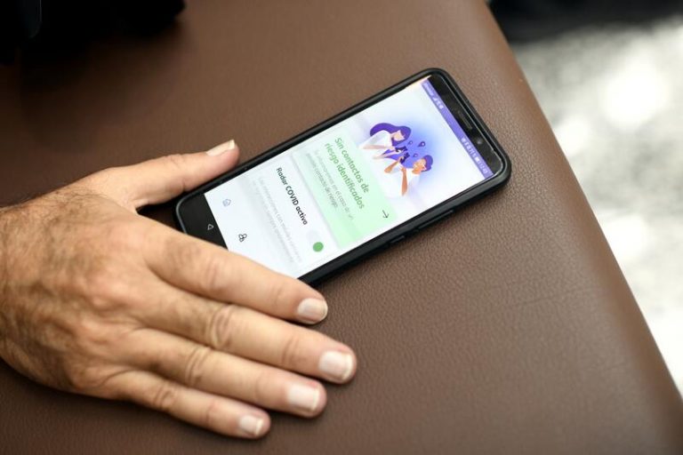 Solo uno de cada diez españoles con ‘smartphones’ ha descargado Radar Covid