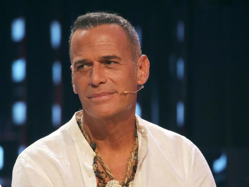 A Carlos Lozano Se Le Relacionó Con Mayka.