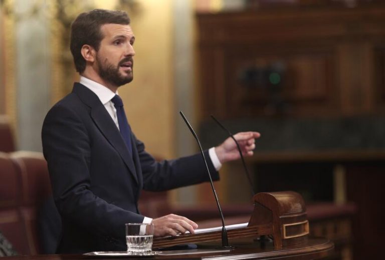 Casado, a Abascal: «Quería cortar dos orejas al PP y ha acabado de monosabio de Iglesias»