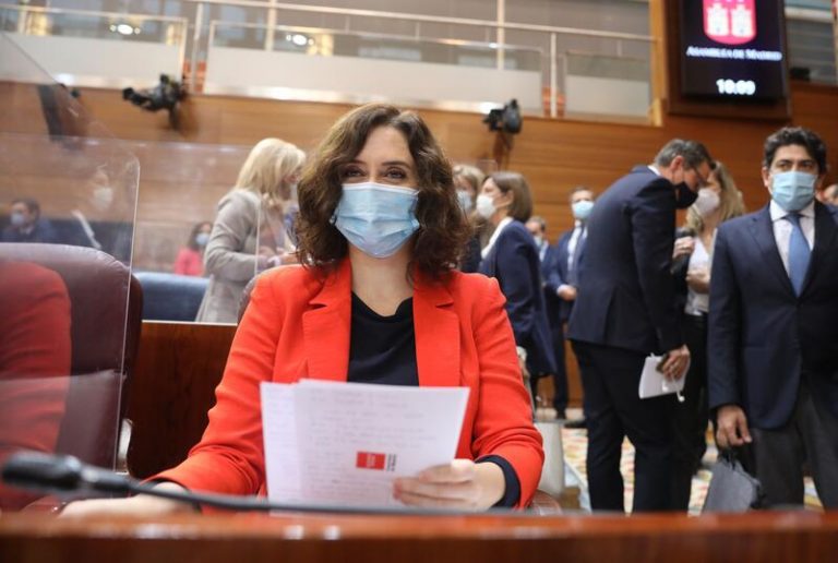 Ayuso acusa a Podemos de basar las políticas de infancia en «abortar a espaldas de los padres»
