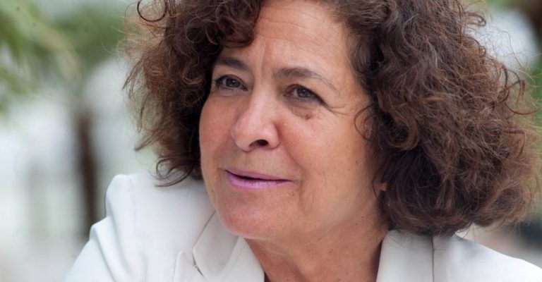 La UGR lamenta que «dejan los bares abiertos y cierran las aulas»