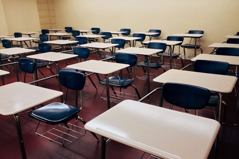 Los alumnos de educación especial de Cataluña podrán hacer la cuarentena en los centros