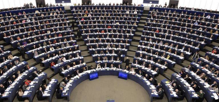 La Eurocámara aprueba que McGuiness sea comisaria de Servicios Financieros