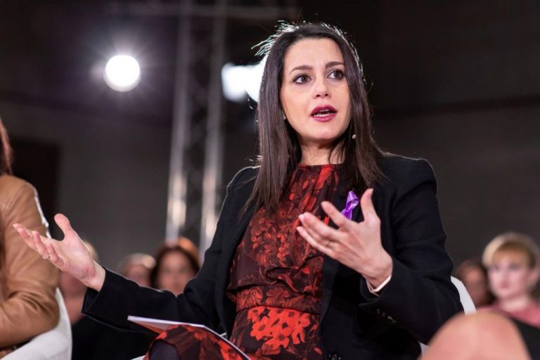 Arrimadas transmite por videollamada a Guaidó el apoyo de Ciudadanos