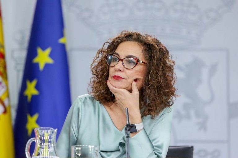 El Gobierno asegura que la moción de censura de Vox «pone en un aprieto al PP»