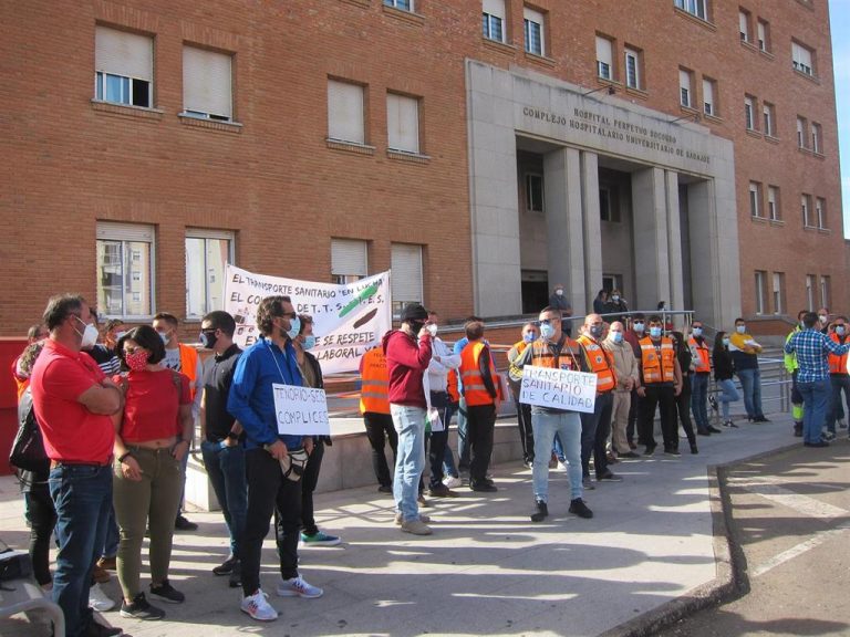 Varios cientos de personas piden ‘Cuidados de calidad y condiciones laborales dignas’