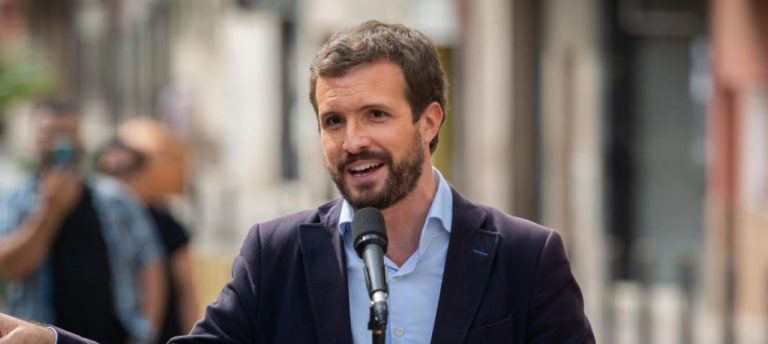 Casado pide reagrupar el constitucionalismo ante la «grave crisis»